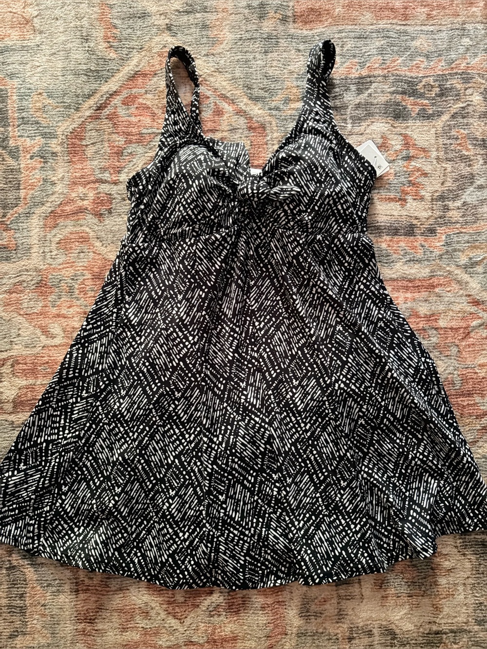 NWT Swim Solutions Black & White Print Swim Dress Size 10 Tummy Control